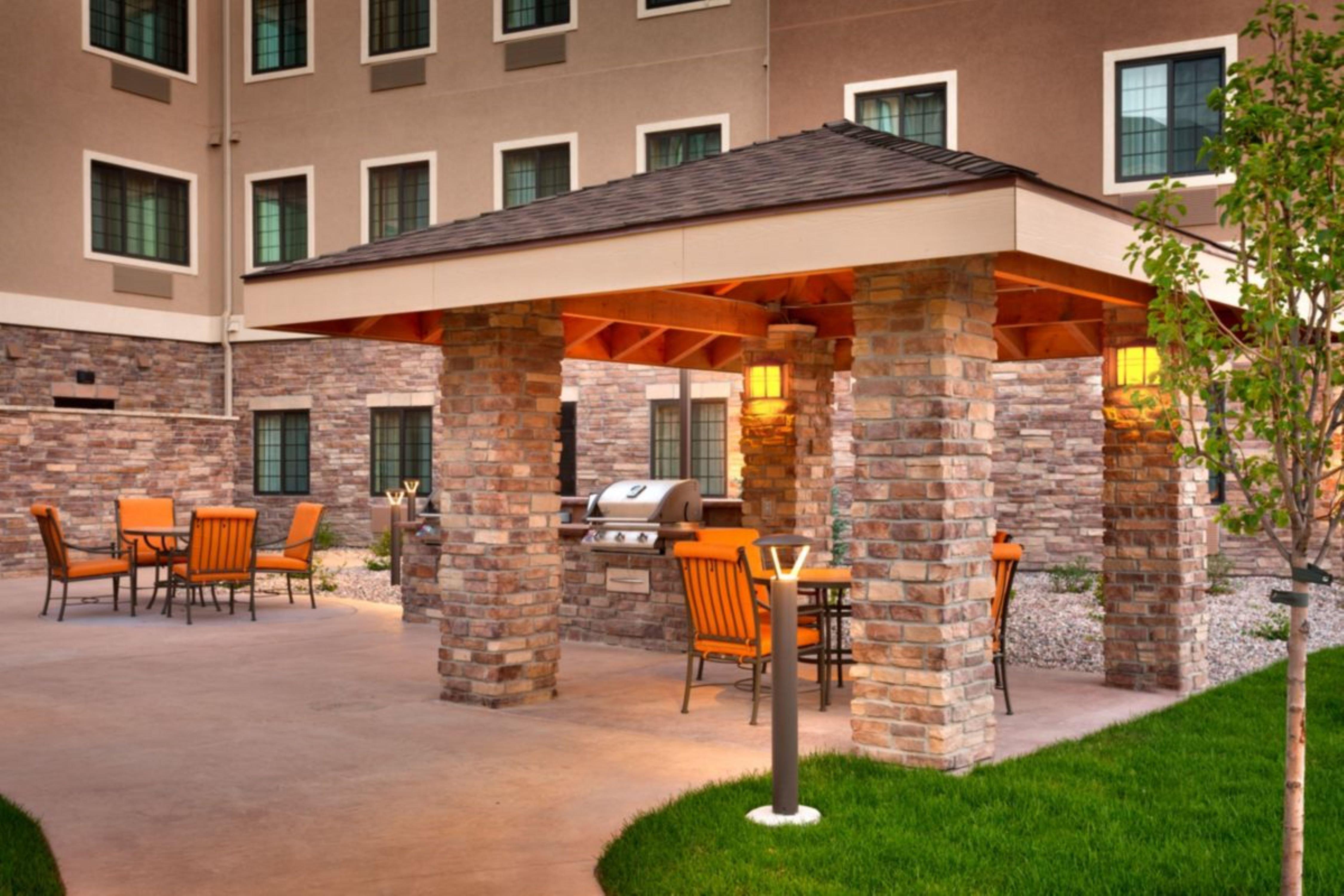 Staybridge Suites Bismarck By Ihg מראה חיצוני תמונה