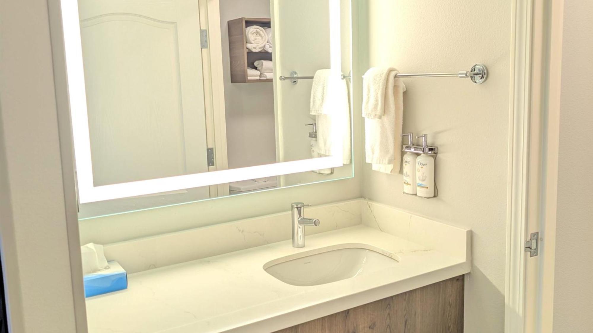 Staybridge Suites Bismarck By Ihg מראה חיצוני תמונה